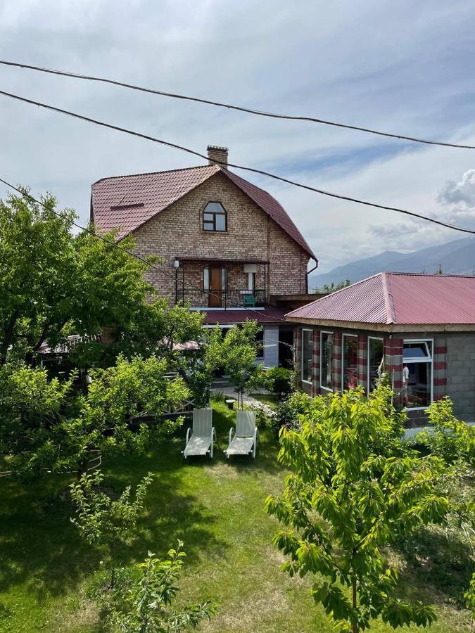 Guest House Visit Cholpon-Ata Exterior photo